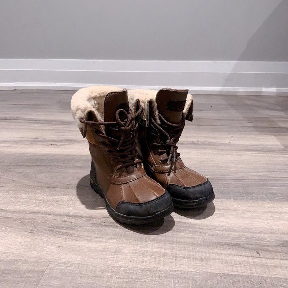 UGG Kids' Size 2 Waterproof winter boots for sale - Picture 1 of 2